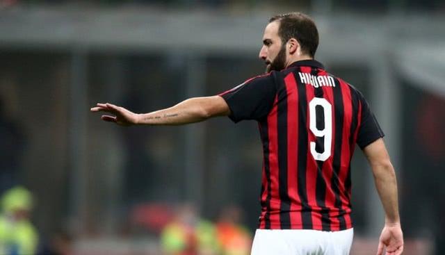  都灵德比爆发冲突，布雷默染红下场  