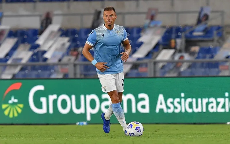  佛罗伦萨队长佩塞利亚红牌停赛三轮  